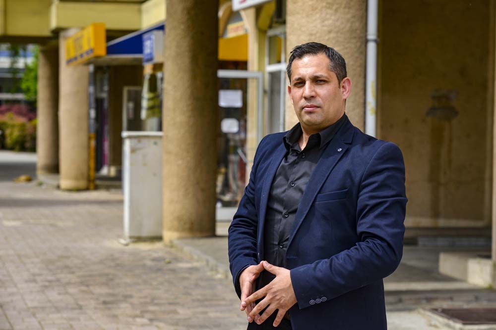 Интервју со Елвис Мемети , советник за инклузија на Ромите во Кабинетот на Претседателот на Владата на РС Македонија: „ Сакам и замислувам ромска почитувана и слободна заедница која што е сложна, среќна и единствена„